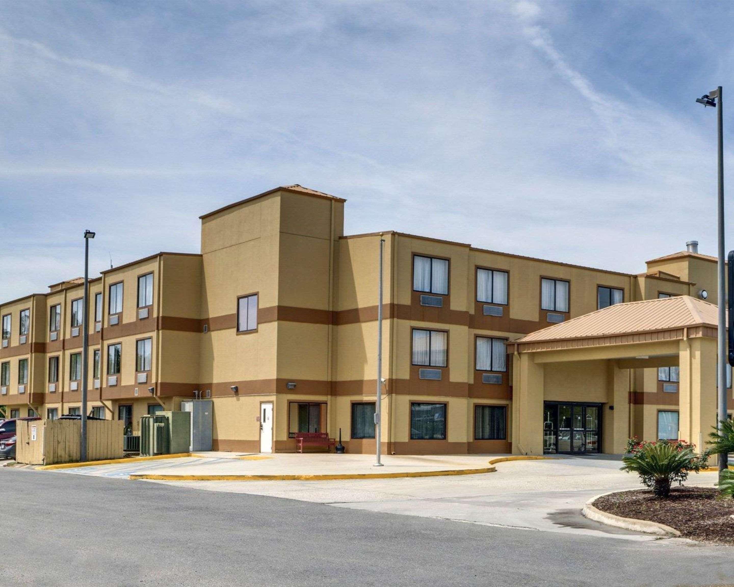 Quality Suites Baton Rouge East - Denham Springs Exterior foto