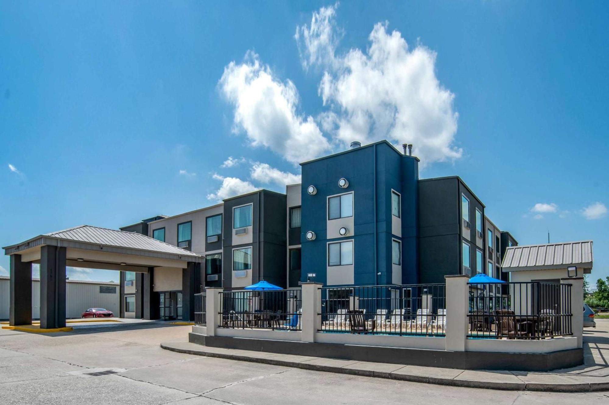 Quality Suites Baton Rouge East - Denham Springs Exterior foto